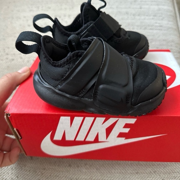 Nike Flex Advance shoes - Picture 2 of 5